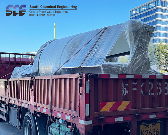 PPH立式儲罐（平蓋圓底帶（dài）支腿）